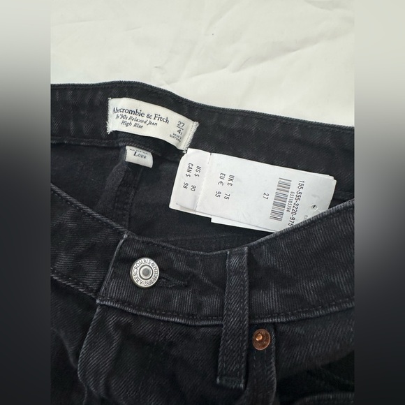Abercrombie & fitch curve love 90’s relaxed high rise jean size 27 black NWT - Picture 3 of 4